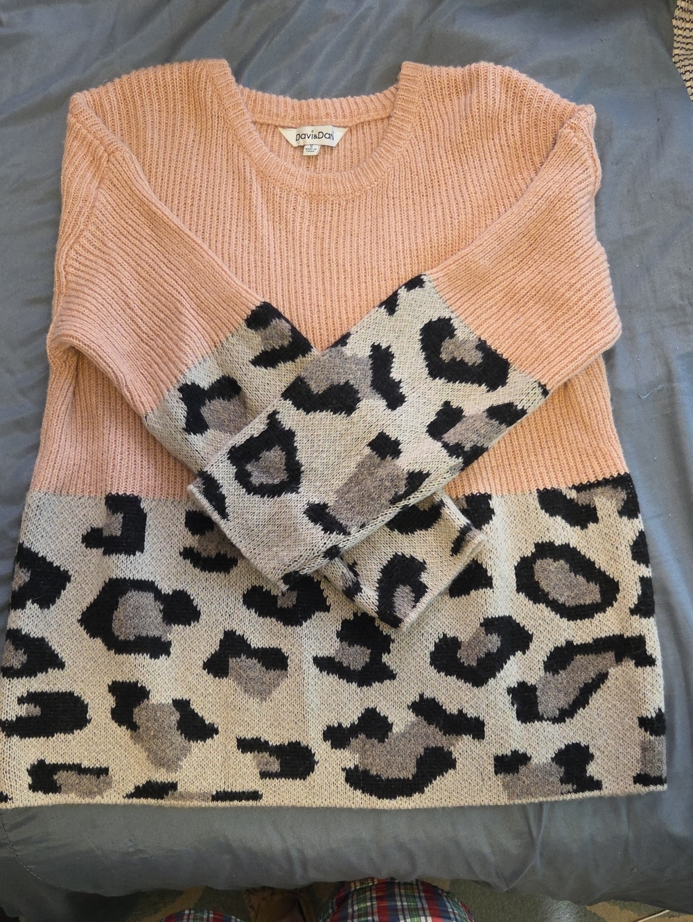 DAVI & DANI Peach Crewneck Sweater with Leopard Trim